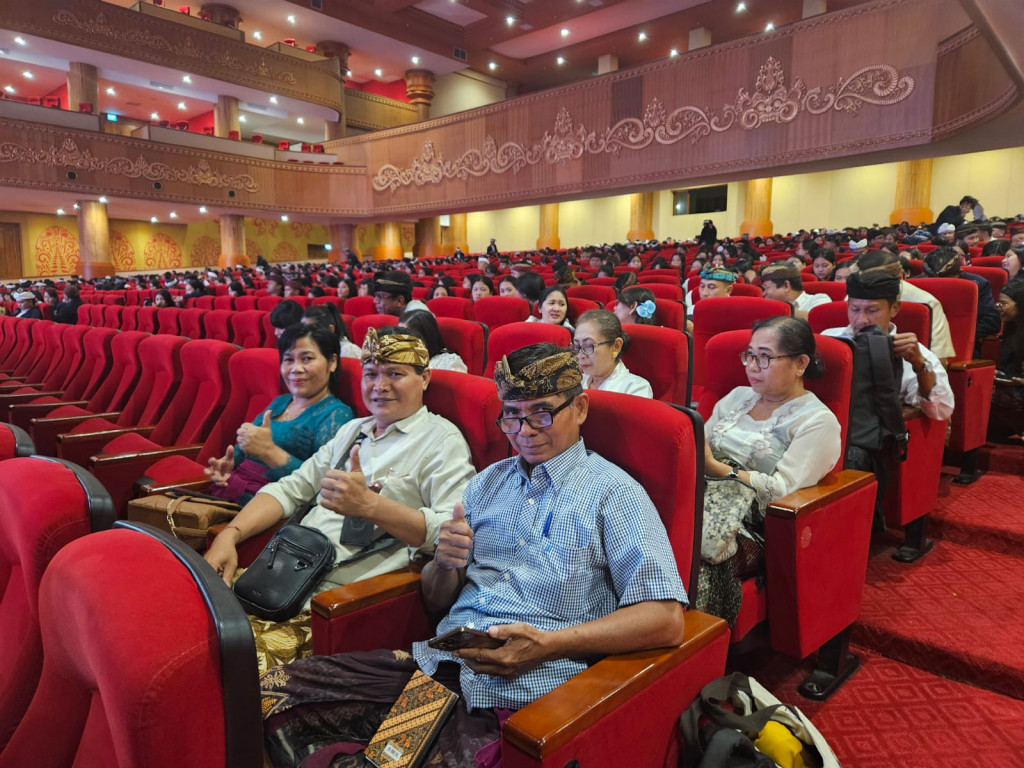 Acara pembukaan KKN Nusantara V Tahun 2025 UNH I Gusti Bagus Sugriwa Denpasar ,di Balai Budaya Puspem Badung